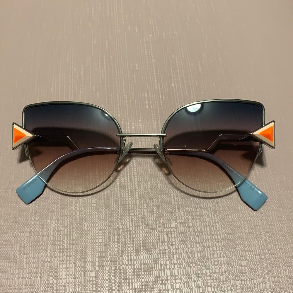 Sunglasse